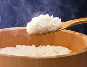 Trị mụn đầu đen bằng cơm nóng